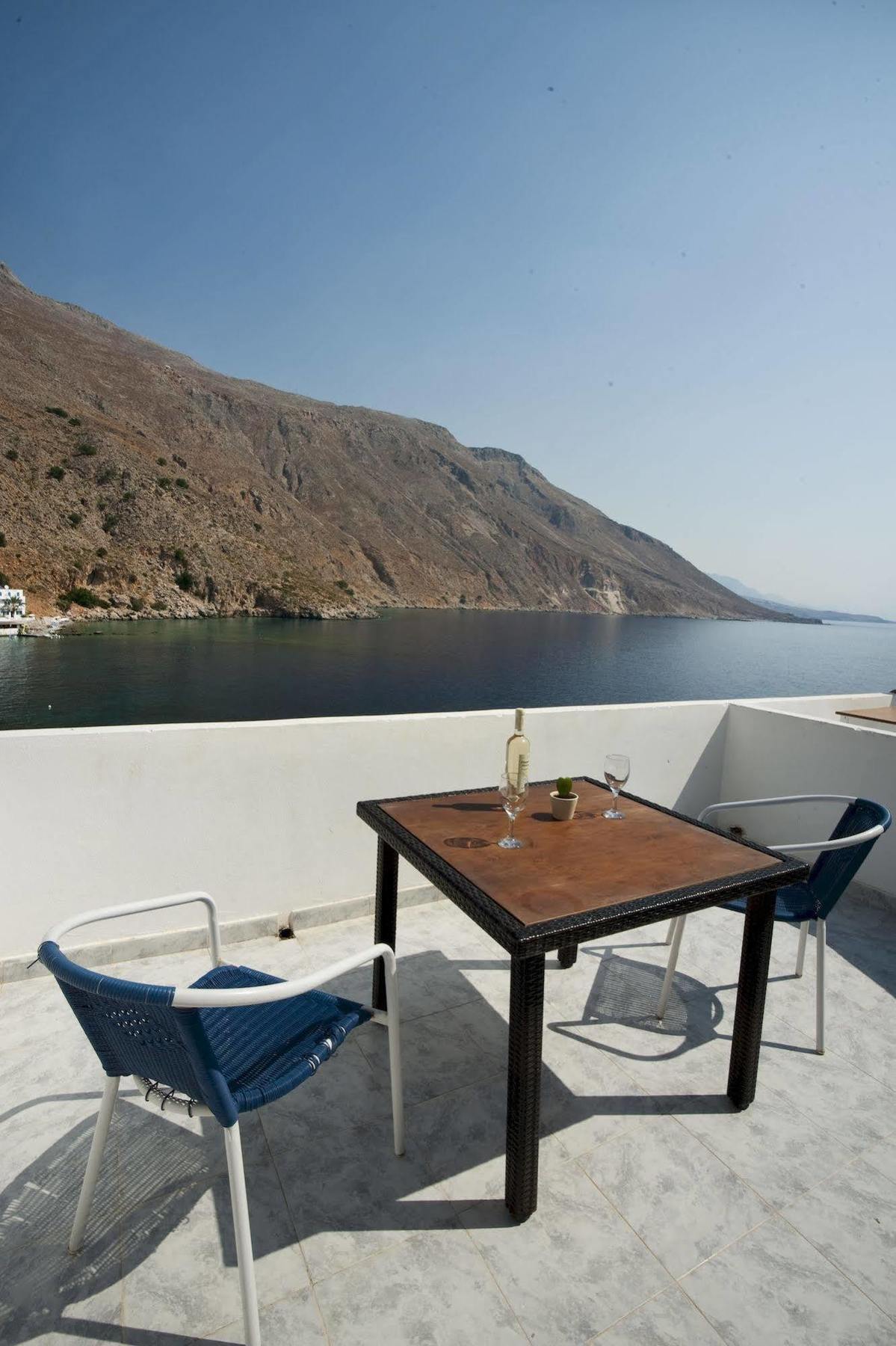 Madares Hotel Loutro Exterior photo